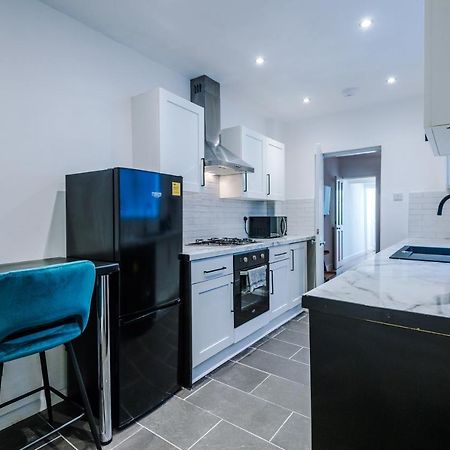 3 Bedroom House Manchester Hosted By Mcr Dens ภายนอก รูปภาพ