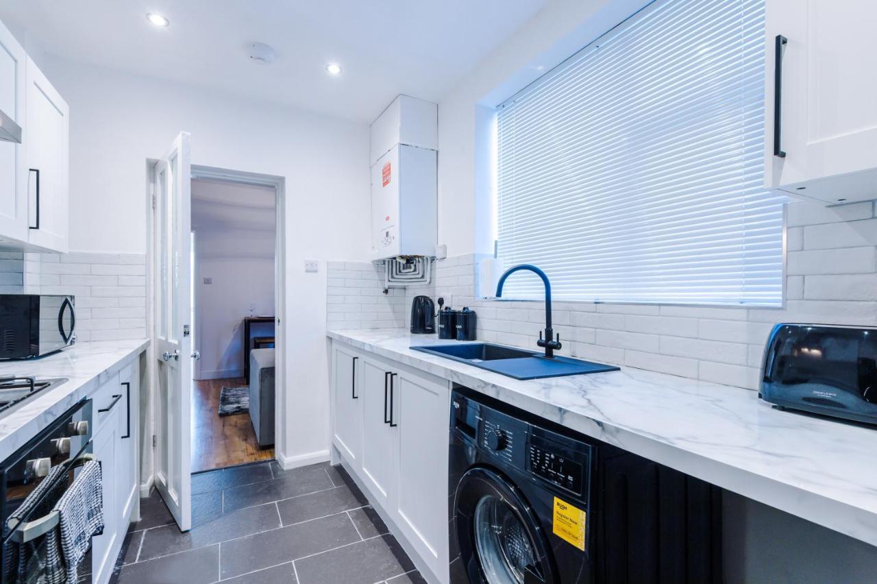 3 Bedroom House Manchester Hosted By Mcr Dens ภายนอก รูปภาพ