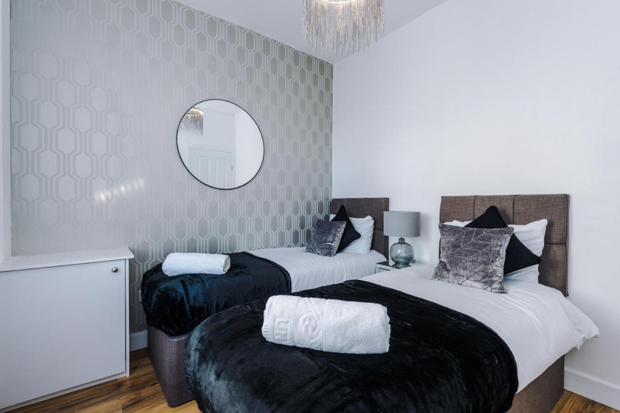 3 Bedroom House Manchester Hosted By Mcr Dens ภายนอก รูปภาพ