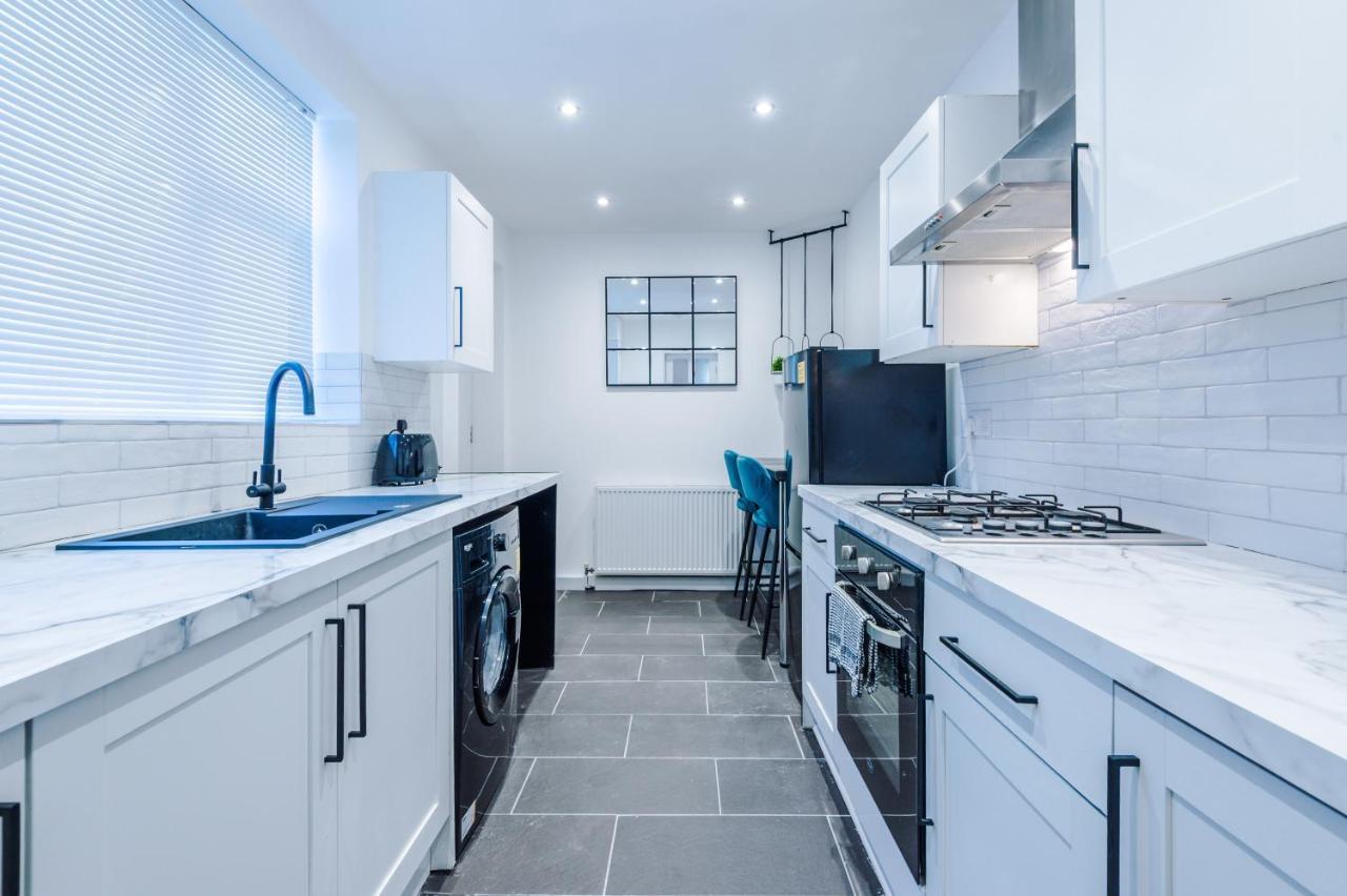 3 Bedroom House Manchester Hosted By Mcr Dens ภายนอก รูปภาพ