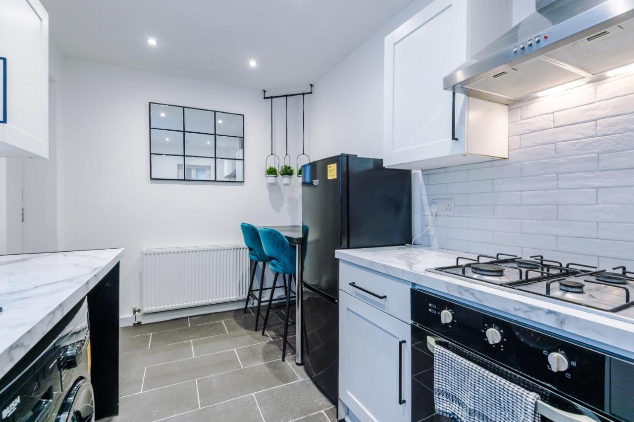 3 Bedroom House Manchester Hosted By Mcr Dens ภายนอก รูปภาพ
