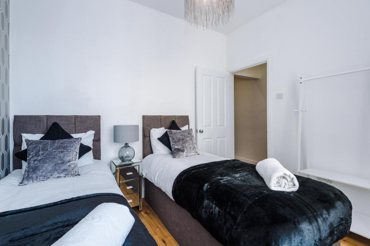 3 Bedroom House Manchester Hosted By Mcr Dens ภายนอก รูปภาพ