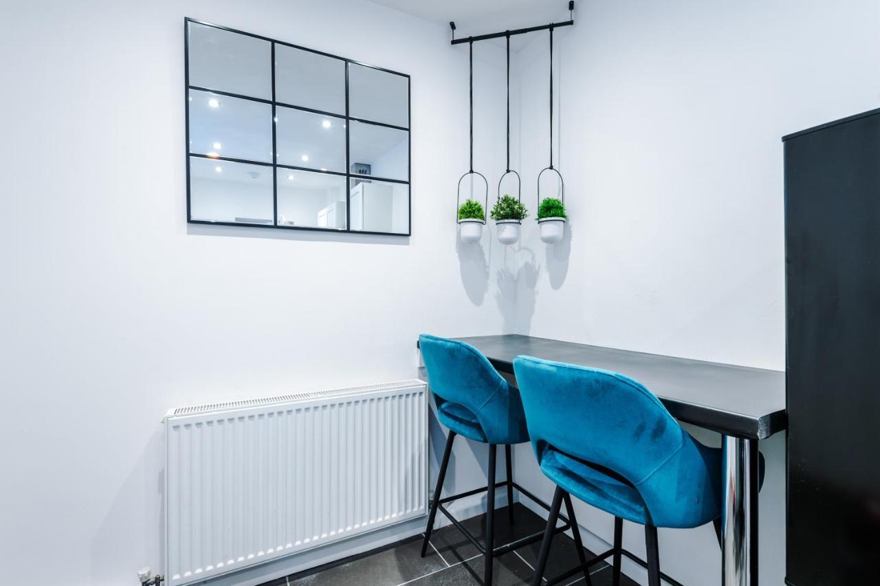 3 Bedroom House Manchester Hosted By Mcr Dens ภายนอก รูปภาพ