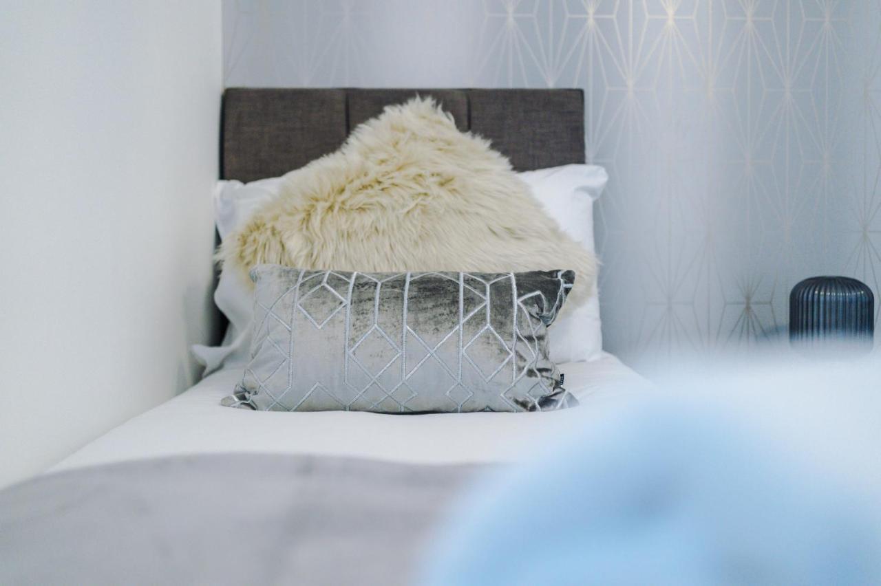 3 Bedroom House Manchester Hosted By Mcr Dens ภายนอก รูปภาพ