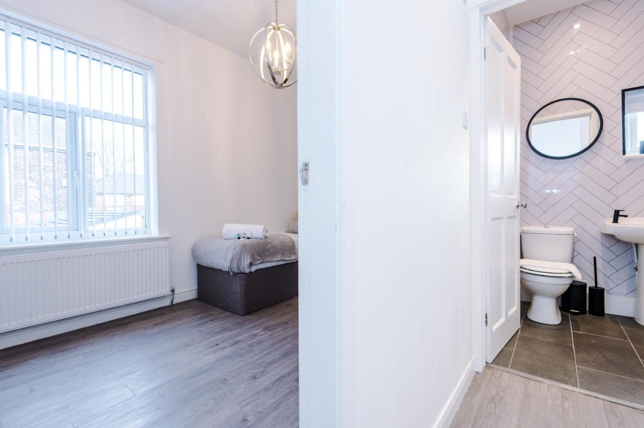 3 Bedroom House Manchester Hosted By Mcr Dens ภายนอก รูปภาพ