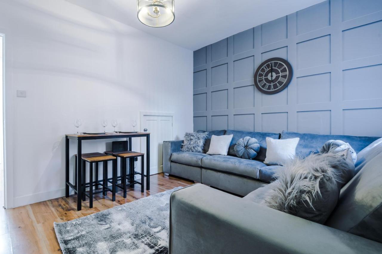 3 Bedroom House Manchester Hosted By Mcr Dens ภายนอก รูปภาพ
